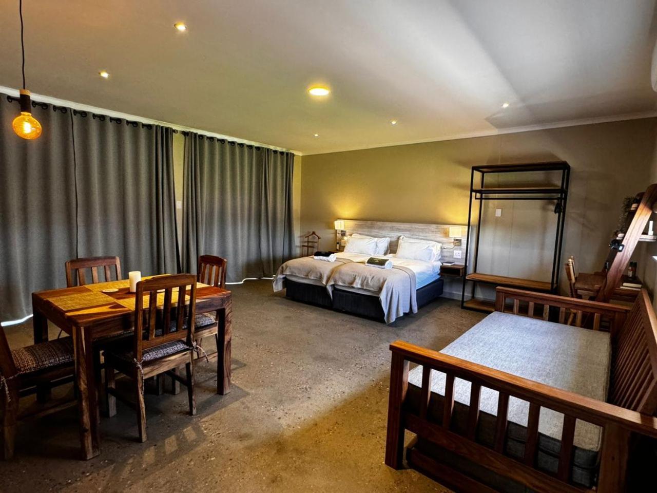 Flying Ostrich Guesthouse & Self-Catering Accommodation Mariental Extérieur photo