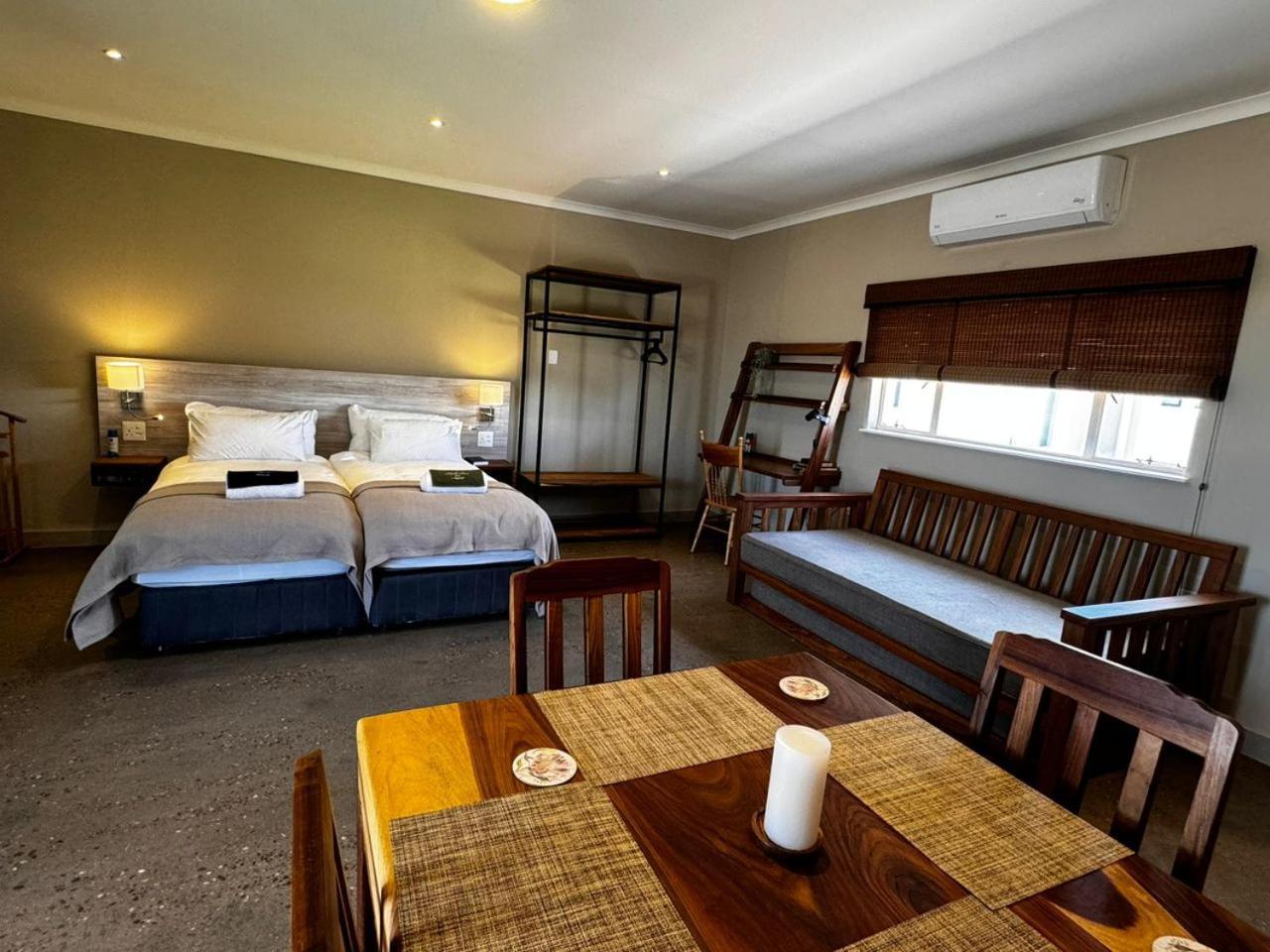 Flying Ostrich Guesthouse & Self-Catering Accommodation Mariental Extérieur photo